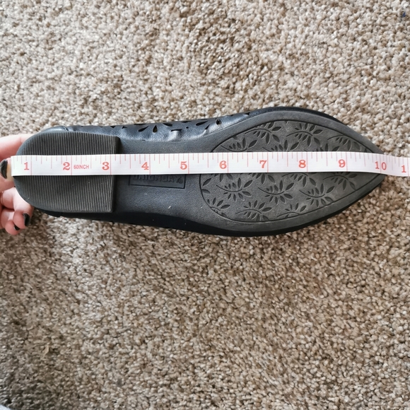 UNIONBAY Black Cutout Flats - Picture 5 of 5